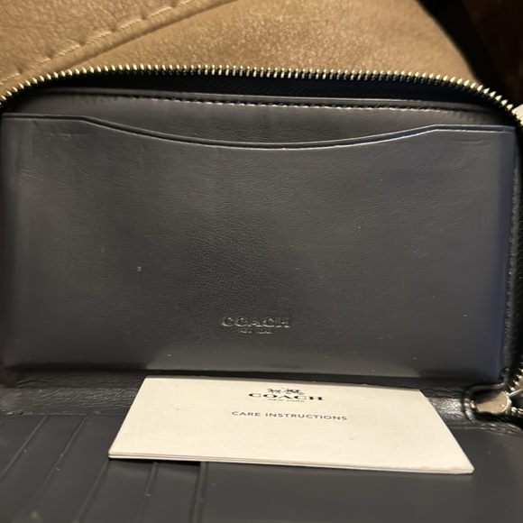 🚫🚫🏵 2️⃣ THIS IS FOR RECECCA ONLY🚫🚫for one price!!!!Coach wallet/wristlet 😜 - Picture 11 of 11